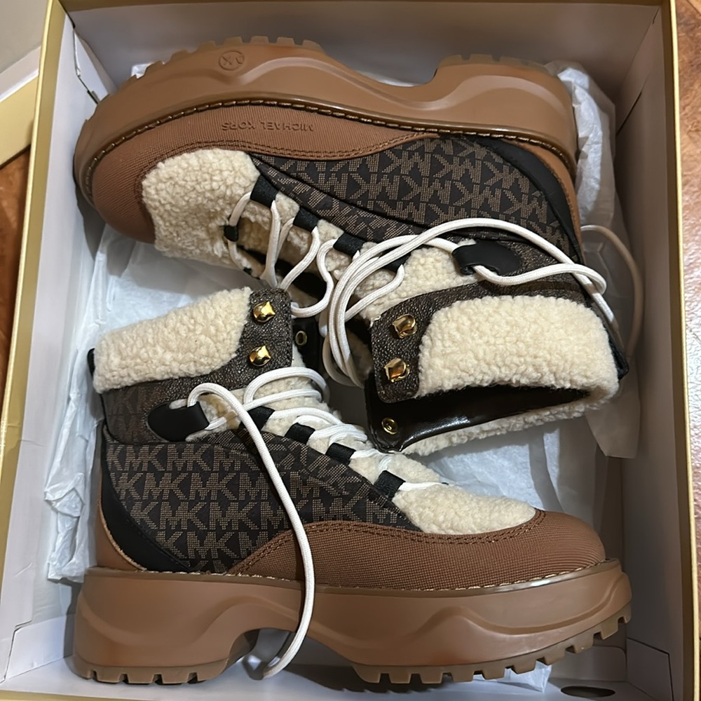Michael Kors Brown Dupree Lace-up lady shoes - Picture 5 of 6